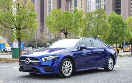 Mercedes-Benz A-Класс, 2021 год, 1 900 000 рублей, 1 фотография