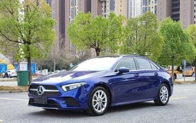 Mercedes-Benz A-Класс, 2021 год, 1 900 000 рублей, 1 фотография