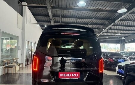 Mercedes-Benz V-Класс, 2021 год, 3 600 000 рублей, 4 фотография