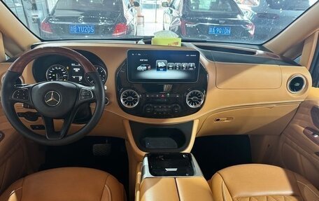 Mercedes-Benz V-Класс, 2021 год, 3 600 000 рублей, 7 фотография