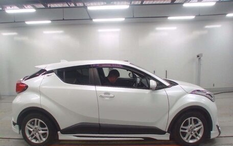 Toyota C-HR I рестайлинг, 2022 год, 1 520 000 рублей, 1 фотография