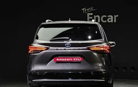 Toyota Sienna, 2021 год, 5 606 000 рублей, 4 фотография