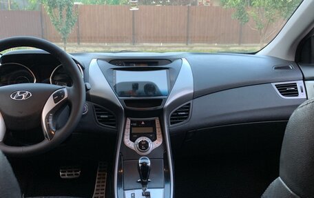 Hyundai Avante, 2011 год, 930 000 рублей, 8 фотография