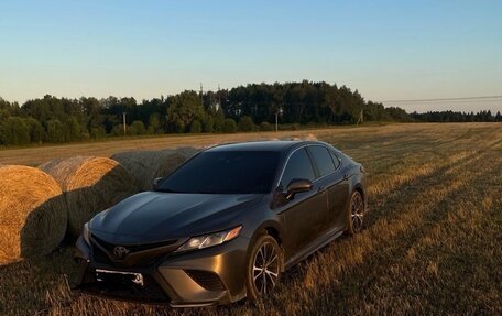 Toyota Camry, 2019 год, 2 100 000 рублей, 2 фотография