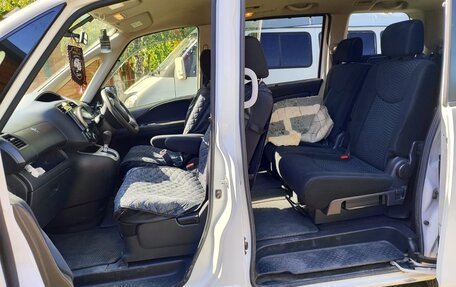 Nissan Serena IV, 2012 год, 1 200 000 рублей, 15 фотография