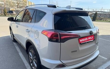 Toyota RAV4, 2015 год, 2 950 000 рублей, 5 фотография