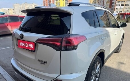 Toyota RAV4, 2015 год, 2 950 000 рублей, 7 фотография