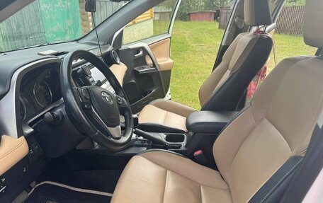 Toyota RAV4, 2015 год, 2 950 000 рублей, 13 фотография