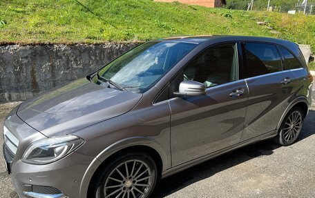 Mercedes-Benz B-Класс, 2015 год, 1 590 000 рублей, 6 фотография