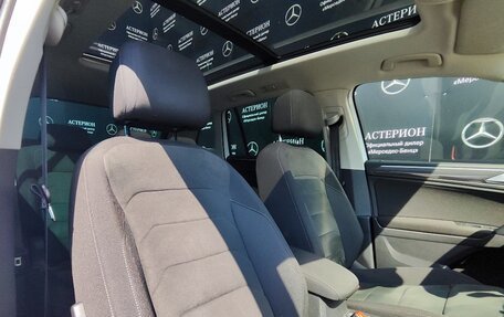 Volkswagen Tiguan II, 2019 год, 3 490 000 рублей, 28 фотография