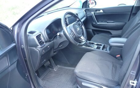 KIA Sportage IV рестайлинг, 2017 год, 2 300 000 рублей, 10 фотография