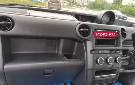 Toyota bB I рестайлинг, 2002 год, 450 000 рублей, 14 фотография