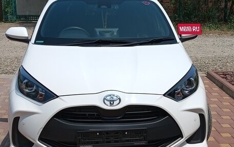 Toyota Yaris, 2020 год, 1 425 000 рублей, 2 фотография
