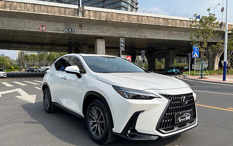 Lexus NX, 2022 год, 3 800 000 рублей, 2 фотография
