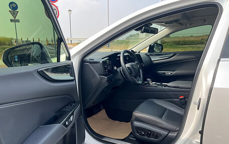 Lexus NX, 2022 год, 3 800 000 рублей, 16 фотография
