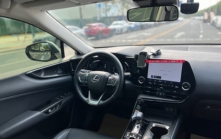 Lexus NX, 2022 год, 3 800 000 рублей, 11 фотография