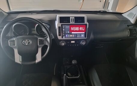 Toyota Land Cruiser Prado 150 рестайлинг 2, 2017 год, 3 490 000 рублей, 9 фотография