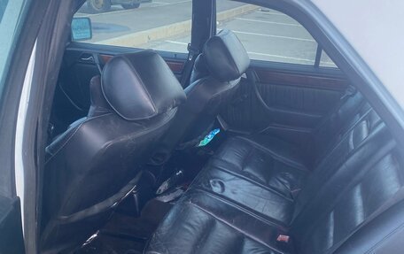 Mercedes-Benz W124, 1990 год, 290 000 рублей, 13 фотография