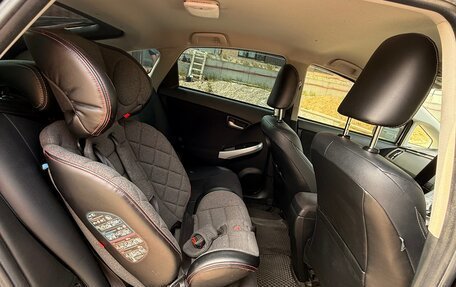 Toyota Prius, 2014 год, 1 490 000 рублей, 13 фотография