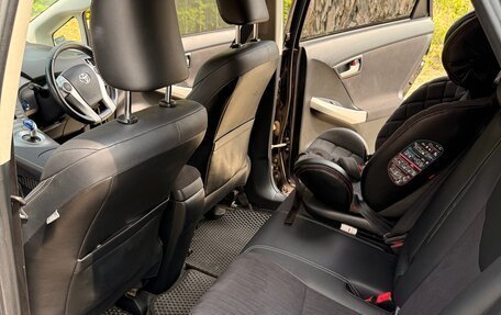 Toyota Prius, 2014 год, 1 490 000 рублей, 14 фотография