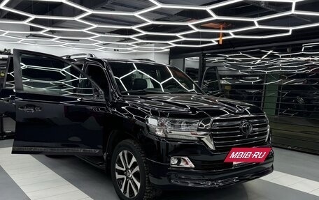 Toyota Land Cruiser 200, 2018 год, 7 600 000 рублей, 4 фотография