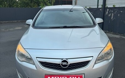 Opel Astra J, 2011 год, 670 000 рублей, 1 фотография