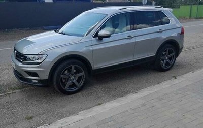 Volkswagen Tiguan II, 2018 год, 2 350 000 рублей, 1 фотография