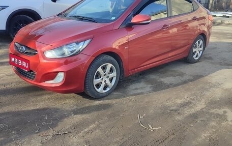 Hyundai Solaris II рестайлинг, 2011 год, 960 000 рублей, 1 фотография