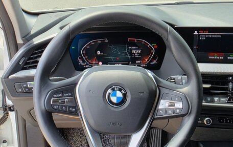 BMW 1 серия, 2022 год, 2 840 000 рублей, 11 фотография