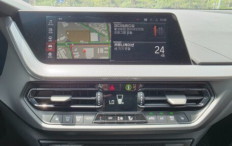 BMW 1 серия, 2022 год, 2 840 000 рублей, 13 фотография