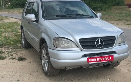 Mercedes-Benz M-Класс, 1998 год, 600 000 рублей, 2 фотография