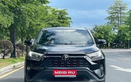 Toyota RAV4, 2022 год, 2 508 000 рублей, 2 фотография