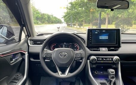 Toyota RAV4, 2022 год, 2 508 000 рублей, 6 фотография