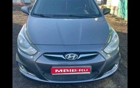 Hyundai Solaris II рестайлинг, 2012 год, 780 000 рублей, 1 фотография