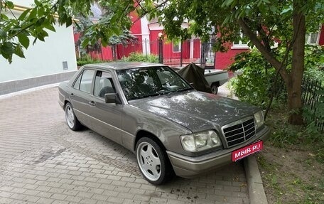 Mercedes-Benz E-Класс, 1994 год, 1 050 000 рублей, 1 фотография