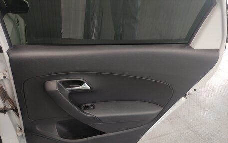 Volkswagen Polo VI (EU Market), 2018 год, 750 000 рублей, 17 фотография