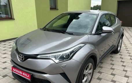 Toyota C-HR I рестайлинг, 2019 год, 2 200 000 рублей, 1 фотография