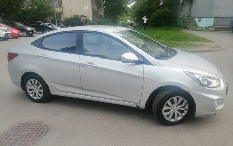 Hyundai Solaris II рестайлинг, 2012 год, 650 000 рублей, 2 фотография