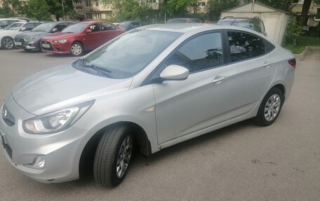 Hyundai Solaris II рестайлинг, 2012 год, 650 000 рублей, 4 фотография
