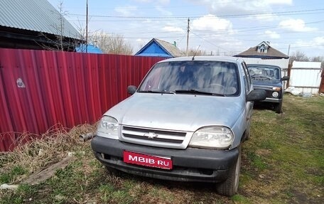 Chevrolet Niva I рестайлинг, 2004 год, 205 000 рублей, 1 фотография