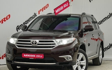 Toyota Highlander III, 2012 год, 2 100 000 рублей, 1 фотография