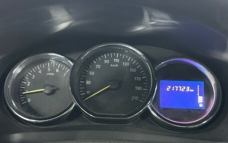 Renault Logan II, 2018 год, 689 000 рублей, 15 фотография