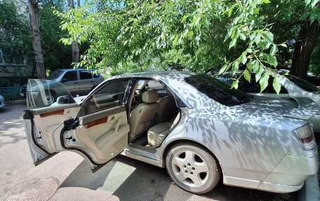 Nissan Gloria XI, 2000 год, 300 000 рублей, 8 фотография