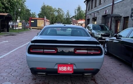 Dodge Challenger III рестайлинг 2, 2020 год, 2 800 000 рублей, 5 фотография