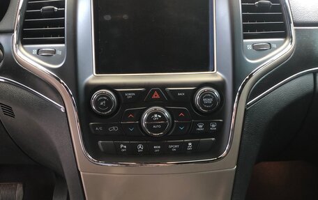 Jeep Grand Cherokee, 2016 год, 2 850 000 рублей, 10 фотография