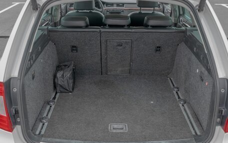 Skoda Superb III рестайлинг, 2011 год, 1 100 000 рублей, 24 фотография