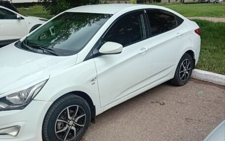 Hyundai Solaris II рестайлинг, 2015 год, 780 000 рублей, 3 фотография