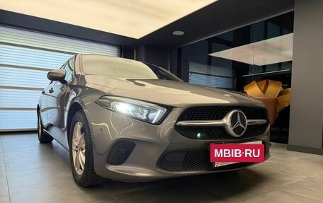 Mercedes-Benz A-Класс, 2019 год, 2 300 000 рублей, 4 фотография
