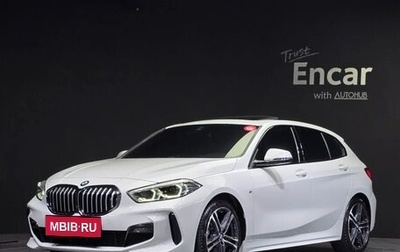 BMW 1 серия, 2022 год, 2 300 000 рублей, 1 фотография