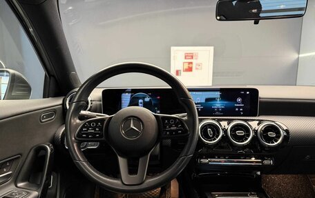 Mercedes-Benz A-Класс, 2019 год, 2 300 000 рублей, 8 фотография